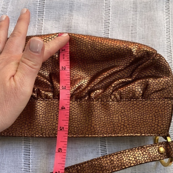 XOXO NWOT bronze metallic Y2k shoulder bag. - Picture 11 of 11